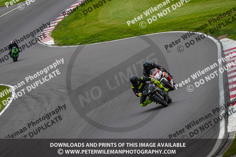 donington no limits trackday;donington park photographs;donington trackday photographs;estoril;event digital images;motorbikes;no limits;no limits trackdays;peter wileman photography;portugal;trackday;trackday digital images;trackday photos